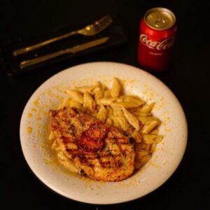 پاستا چیکن آلفردو